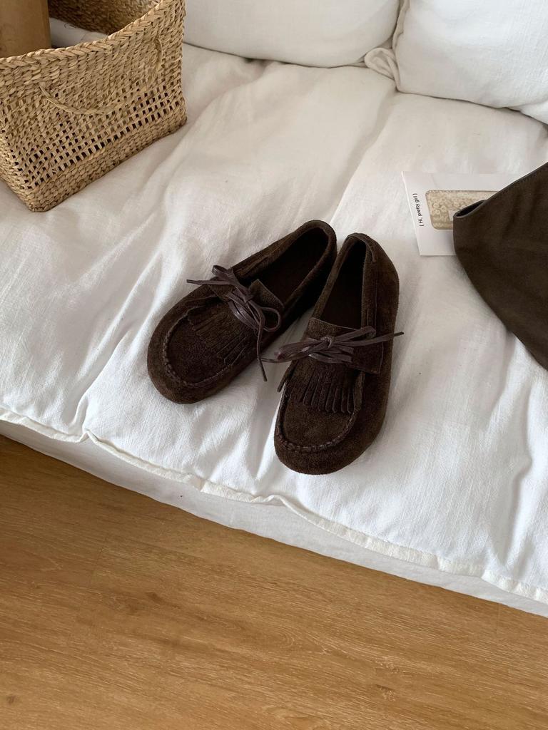 New Retro Tassel Strap Loafers Women's Versatile One-pedal Doudou Shoes Single Shoes Flat-soled Small Leather Shoes Tide