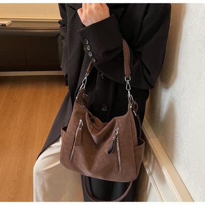 Retro Casual Women's Crossbody Bag: European & American Style, Large Capacity, High-End Tote for a Trendy Look