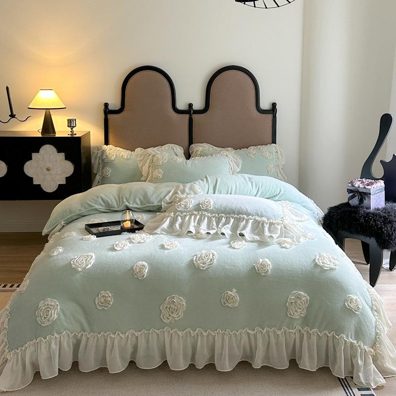 French Three-dimensional Rose Milk Fleece Four-piece Set, Lace Edge Thickened Warm Coral Fleece 4-piece Set