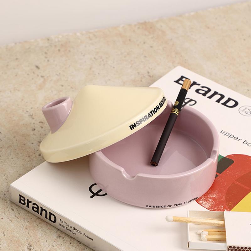 Small House Ceramic Ashtray with Cover Anti-ash Flying Living Room Office Ornaments Advanced Sense Ceramic Decoration Ashtray
