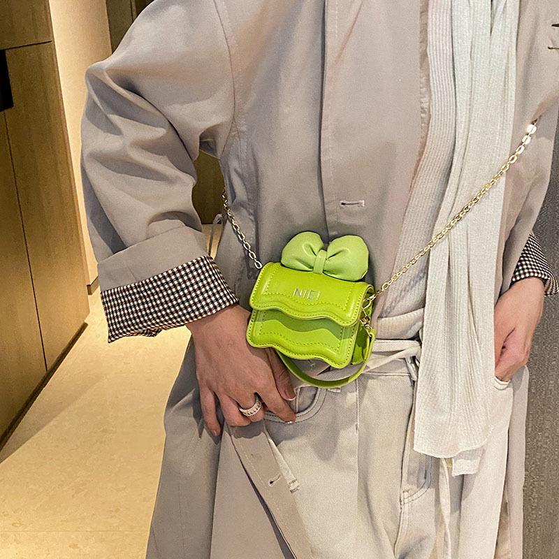 2024 Embossed Bow Mini Crossbody: Sweet Chain Bag for Girls