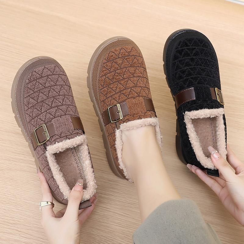 Old Beijing cloth shoes women's new winter velvet warm thick-soled non-slip comfortable mother shoes cotton shoes