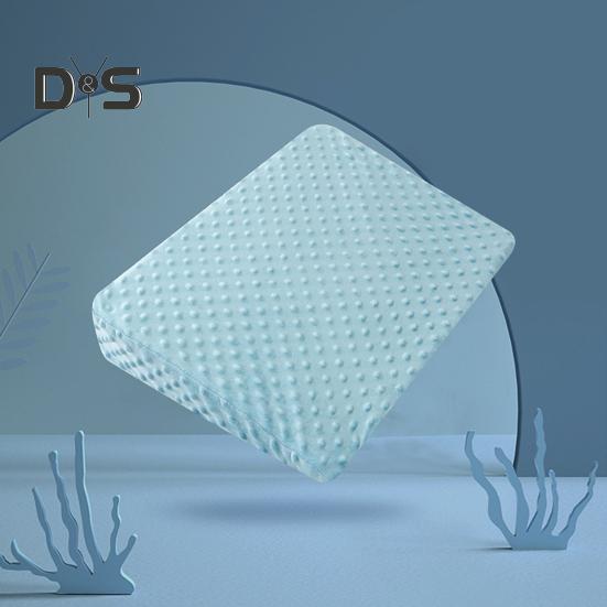 Keilkissen für Babys, Memory Foam-Schlafkissen, Rückenstützkissen für Säuglinge mit abnehmbarem Bezug für einfaches Stillen, Beine und Knie von Kindern