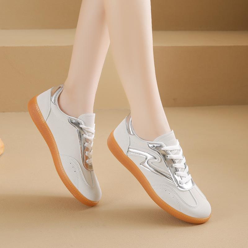 Fashion Women Sneakers 2025 Spring New Luxury Flat Loafers Comfortable Slip On Soft Female Sneakers Lightweight Outdoor Shoes for Women