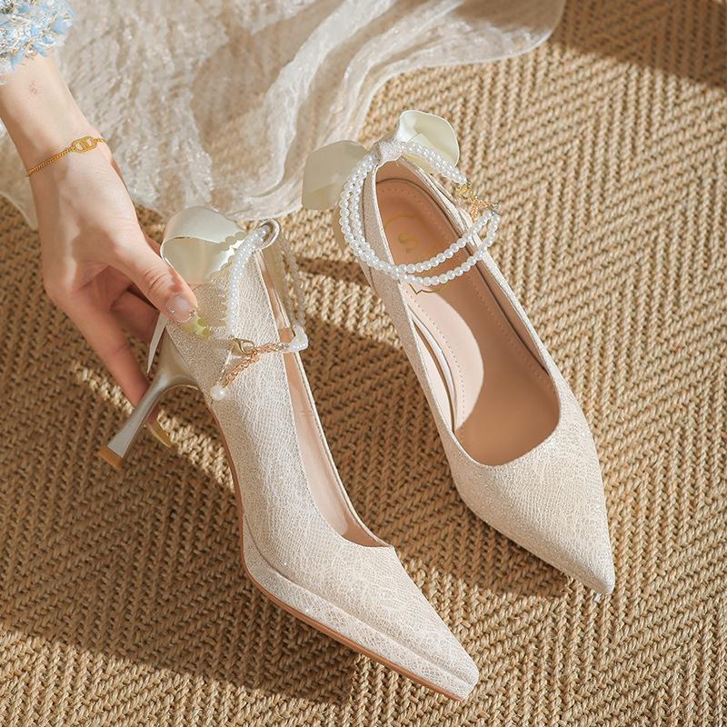 

thick-soled waterproof table, small high-heeled shoes, female bride bridesmaid shoes, two thin heels, light mouth, not tired feet, single shoes 34