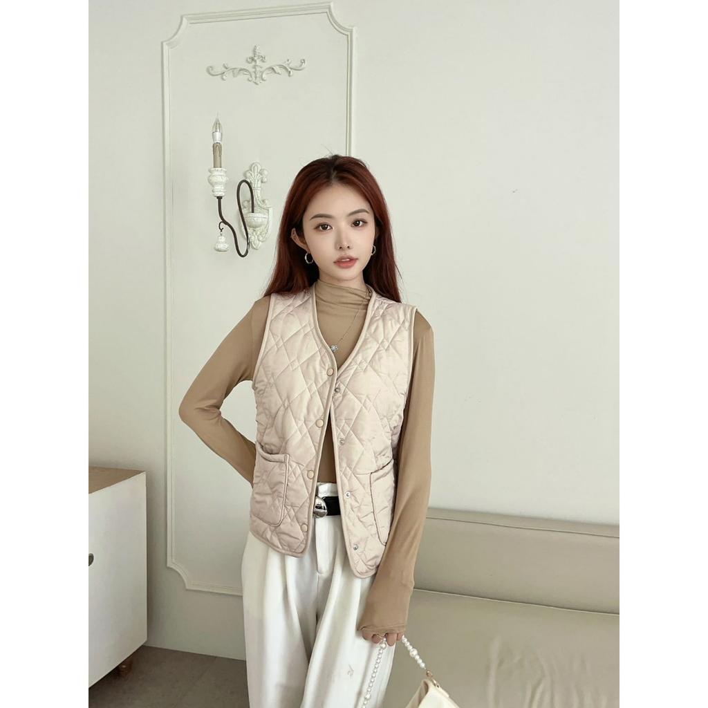 High End Quilted Vest Button Design for Autumn and Winter Windproof, Cold Proof, Warm Vest for Women's Casual Sports Vest