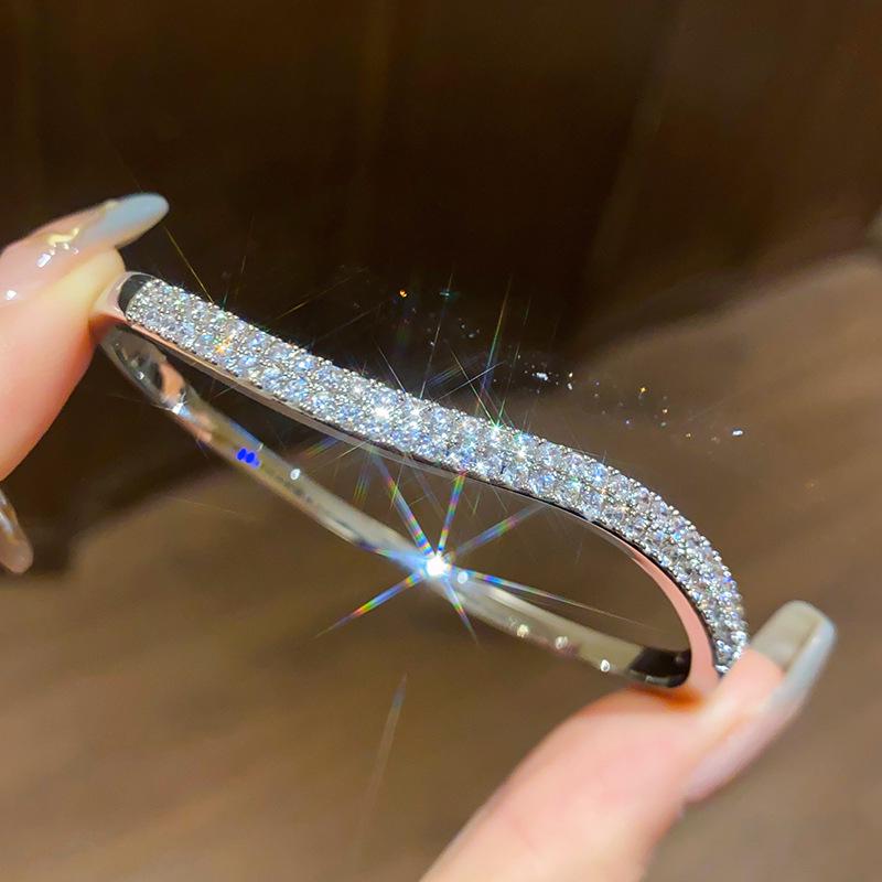 14K Gold-Plated Zircon Starburst Flower Bracelet, Light Luxury Fashion Bangle