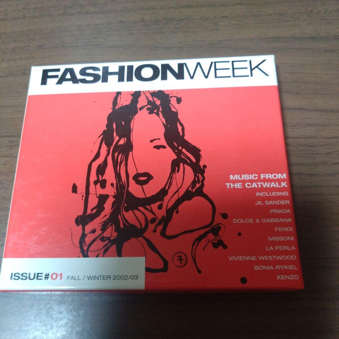 

[USED] Fashion Week / Issue 01