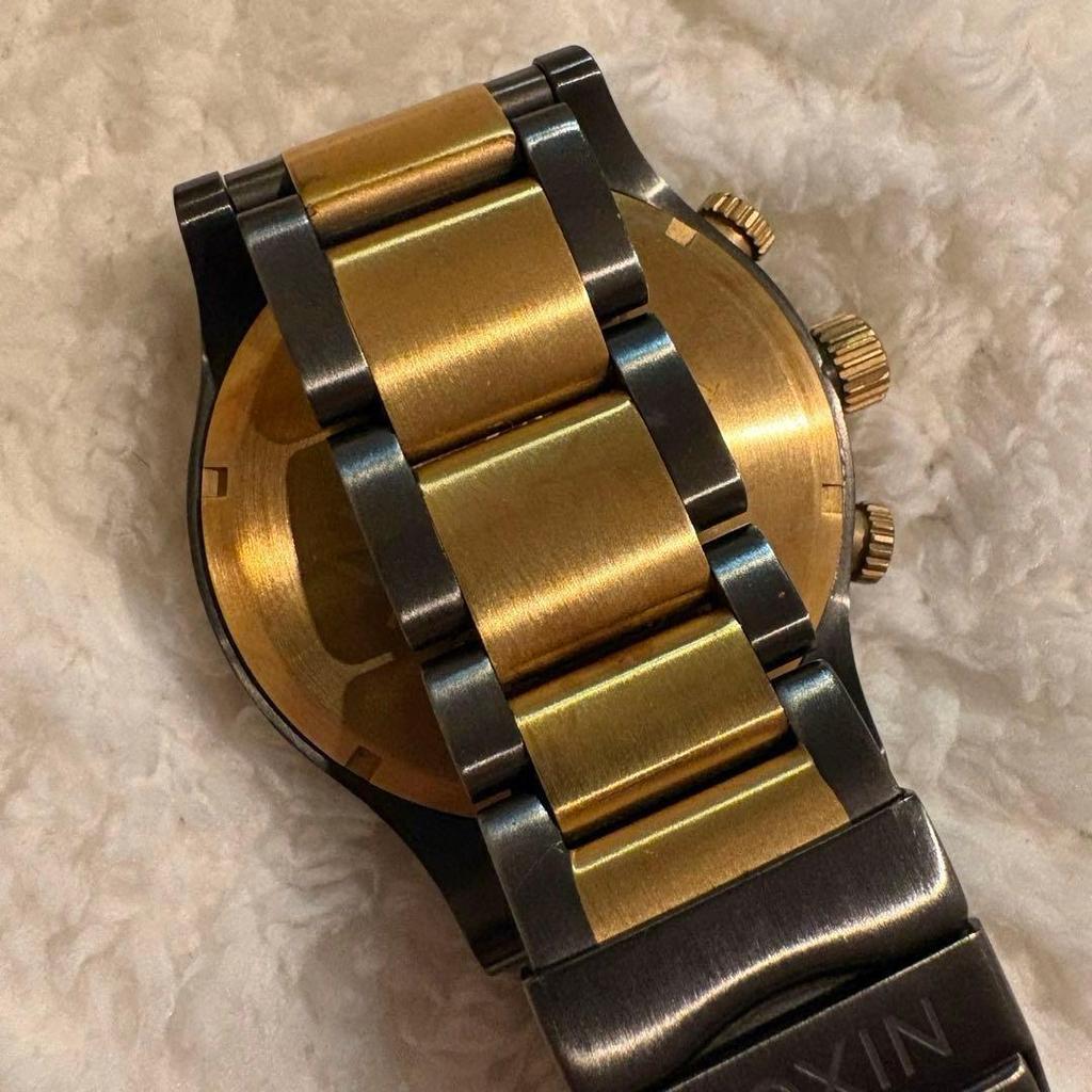 Used NIXON men's watch gold black [warranty included/not in operation]