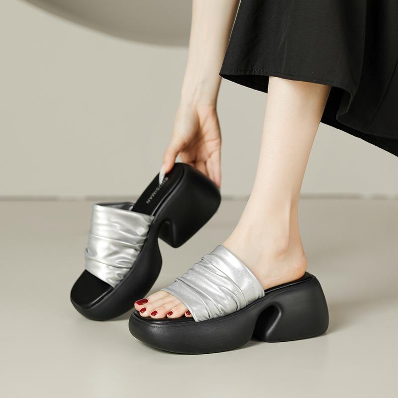 !! Summer New Heightening Shoes Platform Slippers Wear Beach Shoes One Word Drag Holiday Style