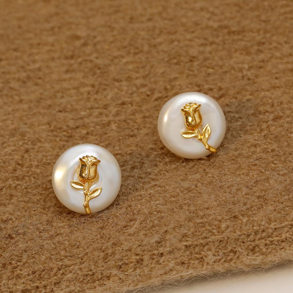 Vintage Rose Earrings with Vintage Elegance and Elegance, French Palace Style, High Grade Freshwater Pearl Earrings