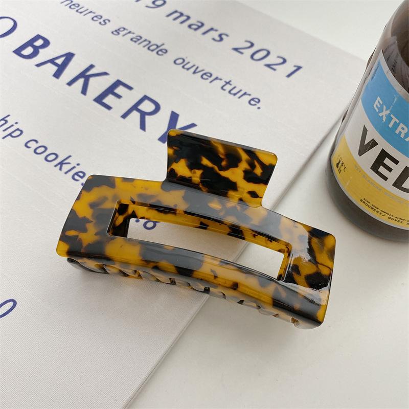 

Elegant And Chic Acetate Hair Claw Clip For Women With Vintage Touch And Beautiful Colors Coffee Tortoise