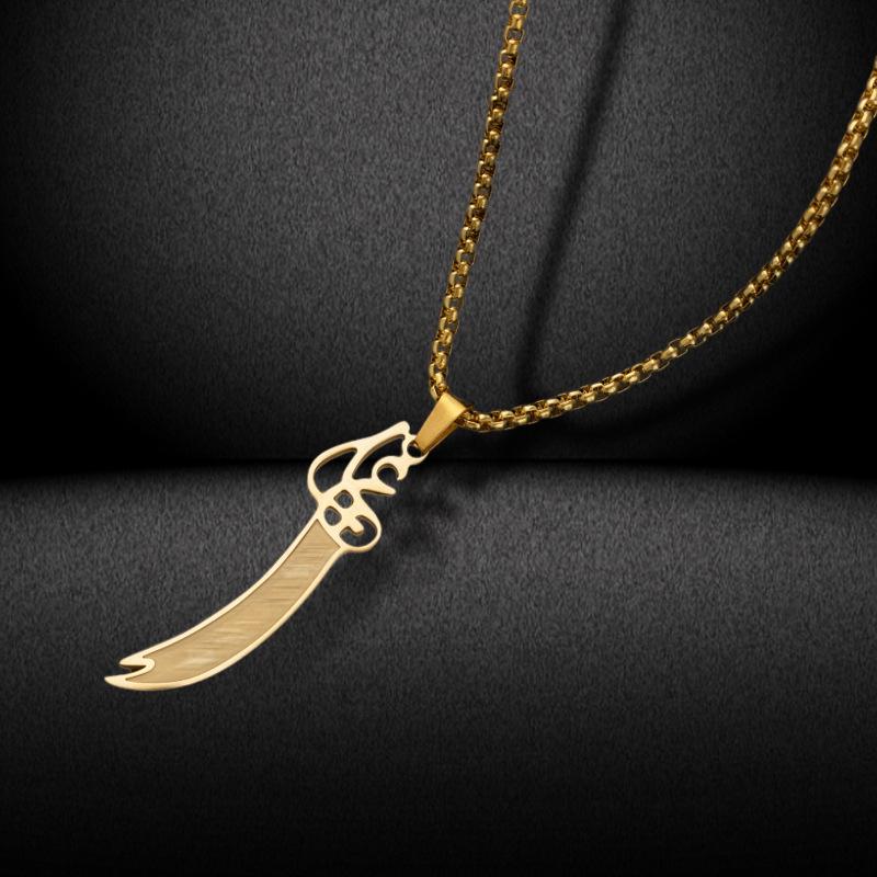 Wszechstronny naszyjnik z wisiorkiem w kształcie scimitara ze stali nierdzewnej – Modna biżuteria inspirowana stylem arabskim z powłoką galwaniczną