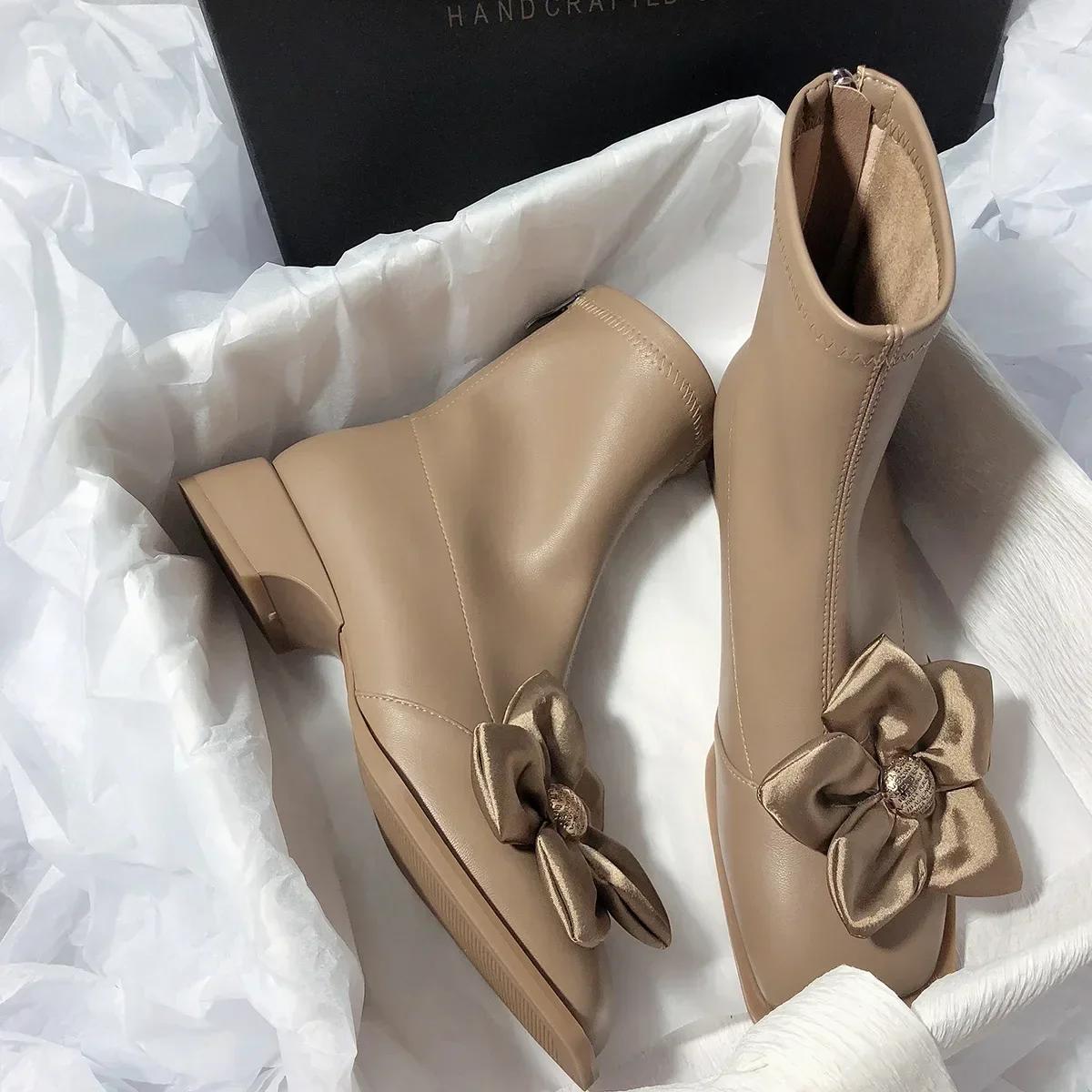 Модные женские сапоги на платформе с цветочным принтом — фото 8