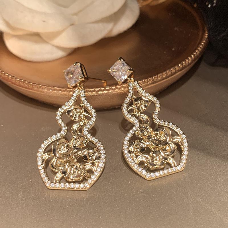 Zircon Gourd Hollow Flower Earrings Light Luxury High-end Temperament Stud Earrings Niche Design Earrings