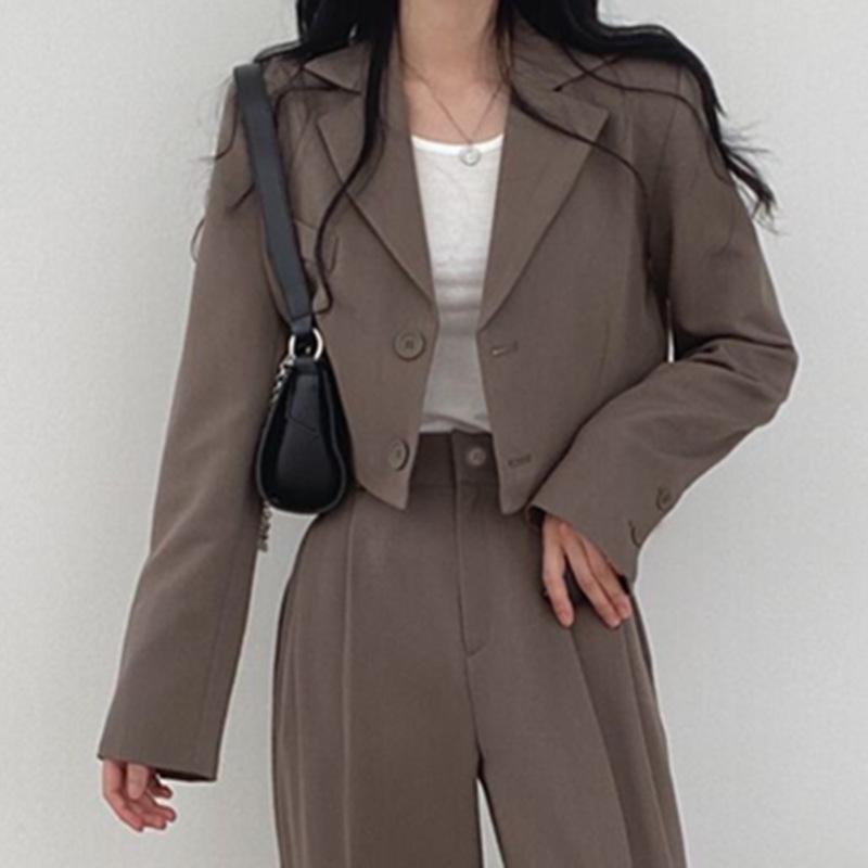 2025 Autumn Petite Khaki Blazer Suit Set for Women: Chic Commuting Style