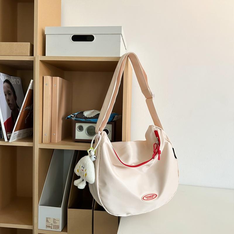 Nylon cloth bag women's large-capacity new summer versatile shoulder messenger bag casual commuter dumpling bag