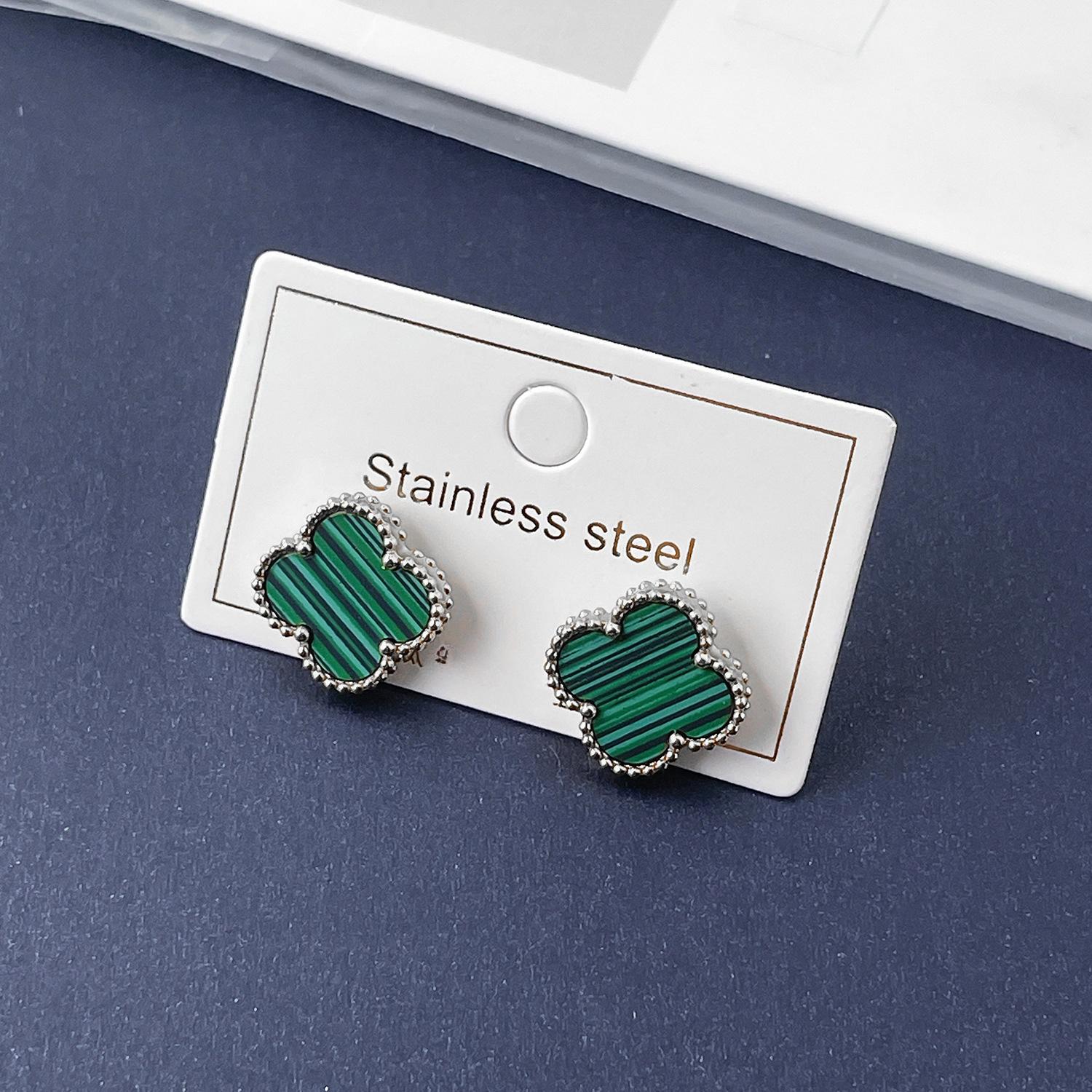 

Серьги-пусеты Четырехлистный клевер 15 мм, глянцевые, высококачественная модная титановая сталь, не теряют цвет