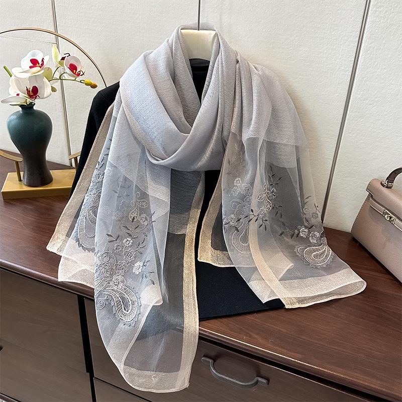 

Шелковая шерсть Вышитый шелковый шарф Женская мода Зарубежный стиль Зимний теплый шарф Холодная шаль Тонкий стиль 180*70 светло-серый