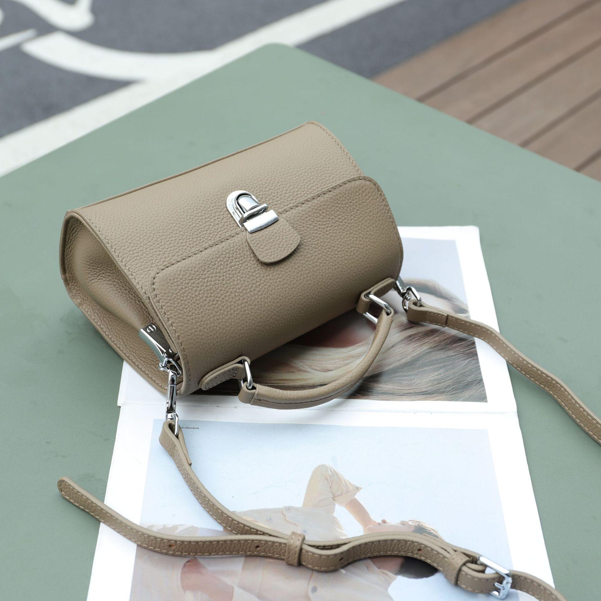 

2025 Korean Style Genuine Leather Women s Flap Crossbody Bag - Top Layer Cowhide, Small Square Design 22x10x15 cm
