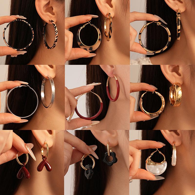 Stylish Leopard Print Geometric Silver Earrings: High-End Autumn/Winter Fashion for Women