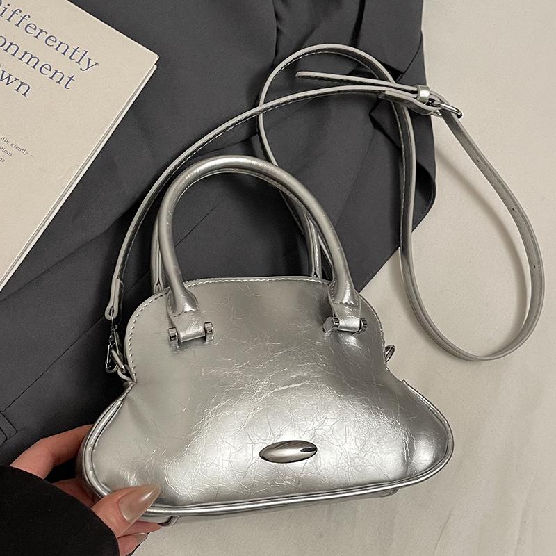 

2025 корейский тренд милая сумка-ракушка для тостов темпераментная простая сумка-мессенджер для поездок на работу с текстурой масляной вощеной кожи женская