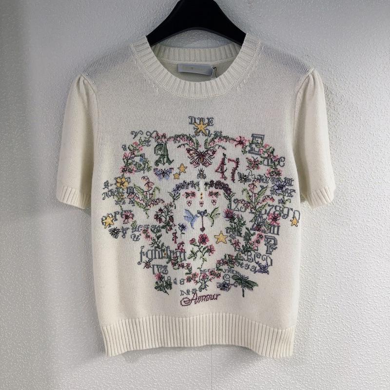 Women's Early Spring Embroidered Round Neck Short Sleeve Knitted Top