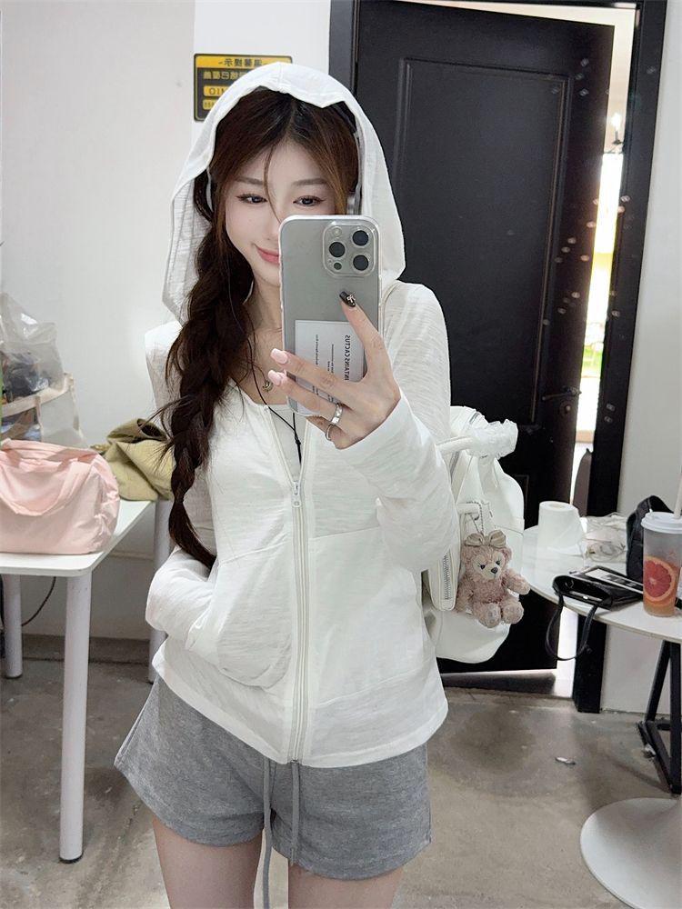 Women s White Hooded Sun Protection Jacket & Casual Shorts Two-Piece Set M