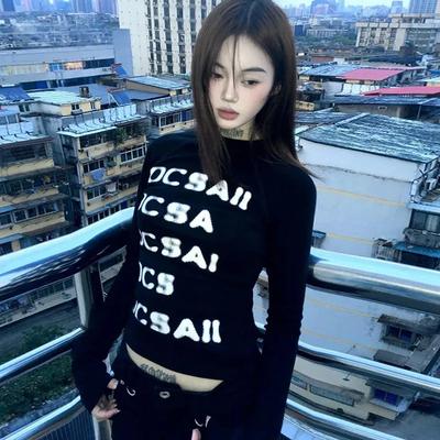 2KWEIRD Vintage Tryck Grafiska Toppar Svart Slimmad Bokstav T-shirt Dam Y2k Amerikansk Retro 90-tal Crop Tops Streetwear Mode T-shirts