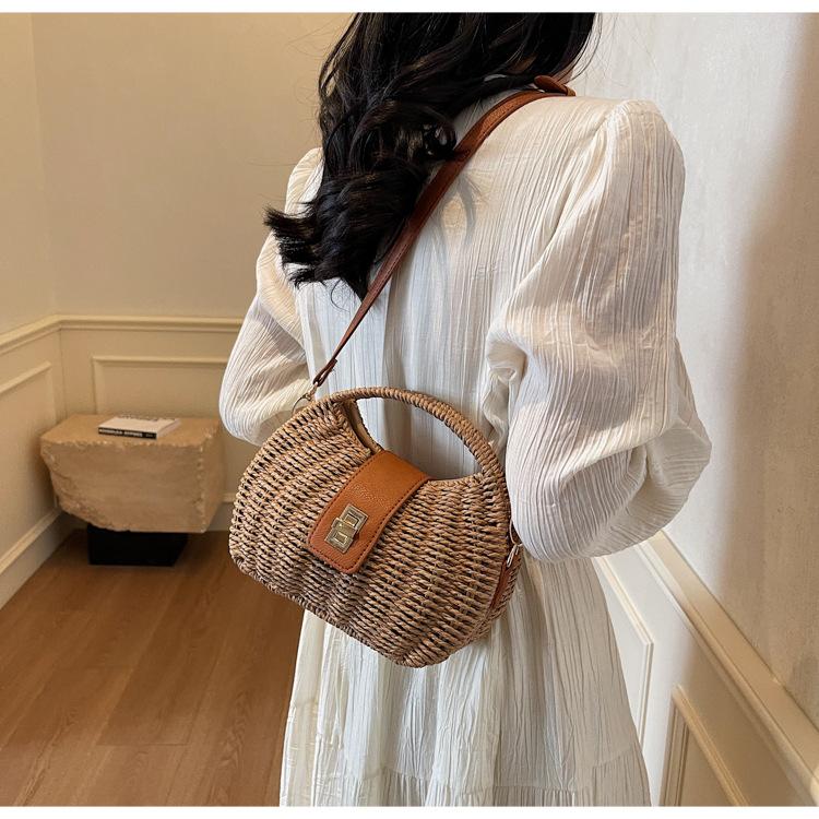 Bag Women's Spring and Summer 2025 New Fashion Woven Straw Bag Messenger Bag Seaside Vacation Beach Bag