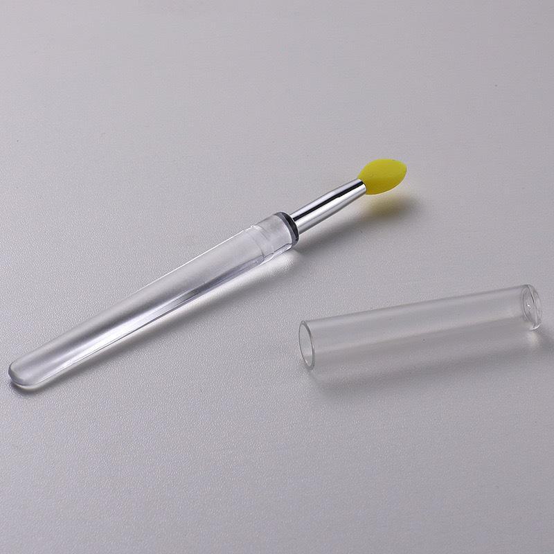 Silicone Lip and Eye Shadow Brush with Cover - Dustproof, Multifunctional, Portable and Sequin Design.