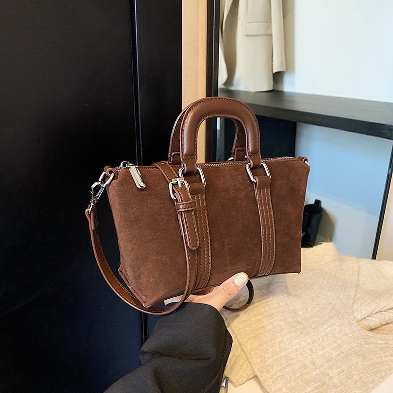 Premium handbag bag women 2025 new trendy fashion texture shoulder bag popular commuter messenger pillow bag