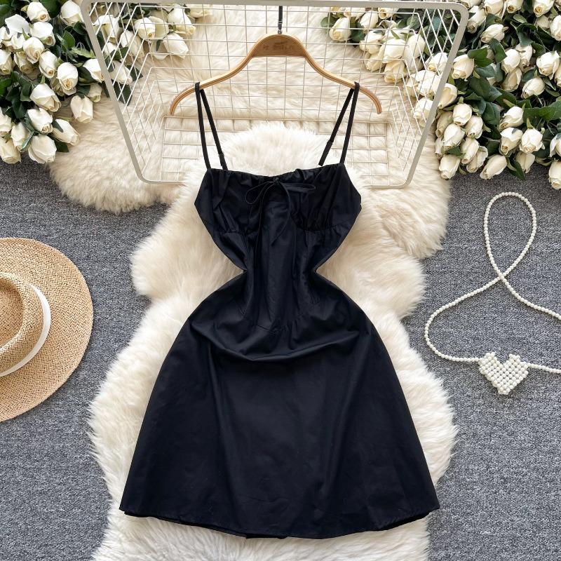 Letní dámské šaty s ramínky bez ramínek a šaty pro horkou holku