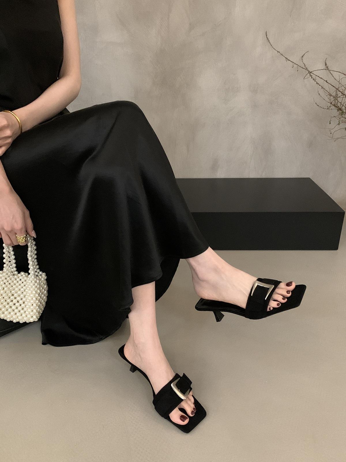 

Suede belt buckle one-word drag women s summer wear thin heel open-toed slippers 2025 new French square head high-heeled sandals 35