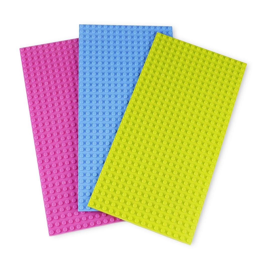 Classic Compatible 16x32mm Baseplate Block Plate, Double-Sided, with Posts, Set of 3 Boards and 12 Posts