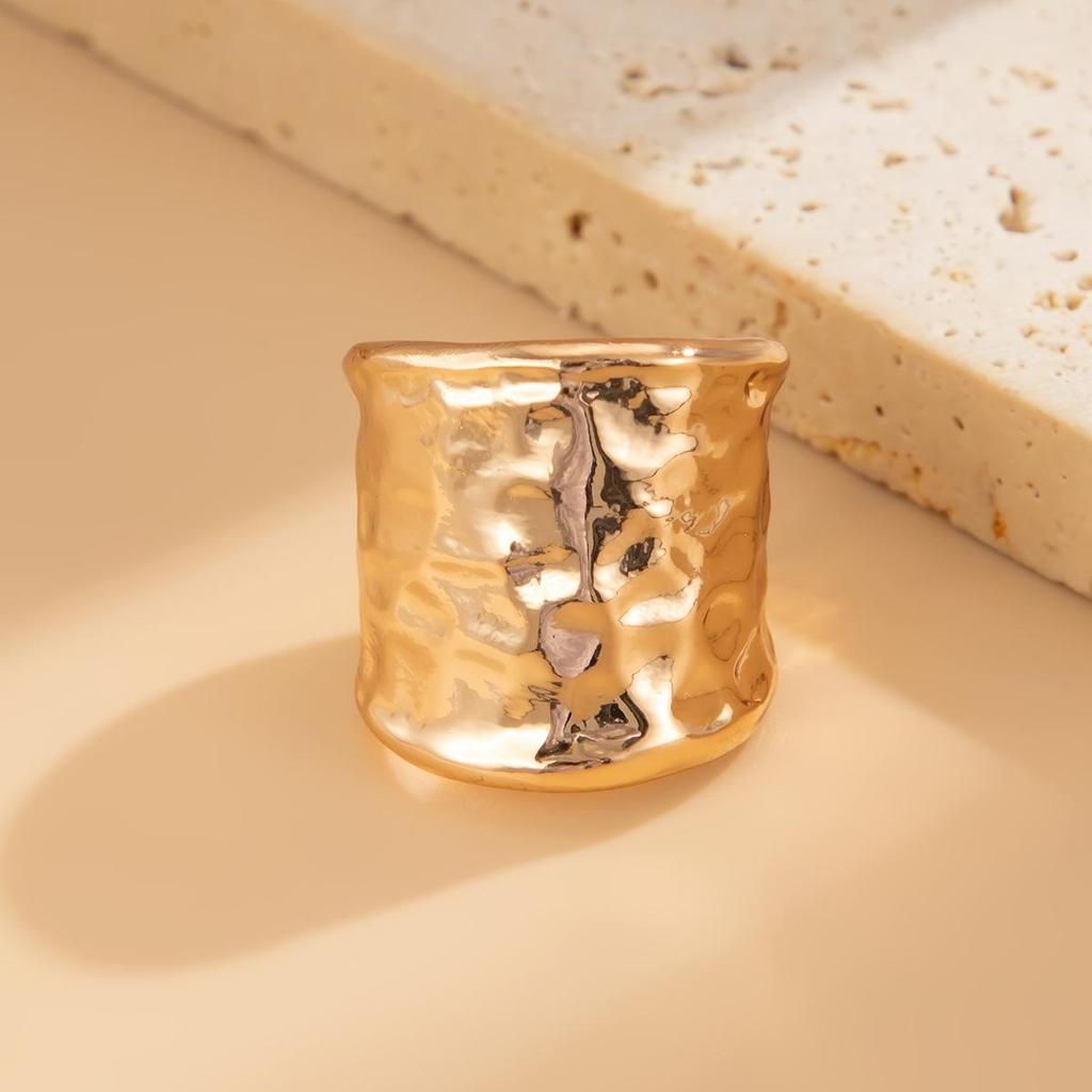 Fashion Sense Inlaid Pearl Flower Ring Simple Pleated Round Alloy Ring Set Daily Commuting Retro High-class Sense of Women's Jewelry