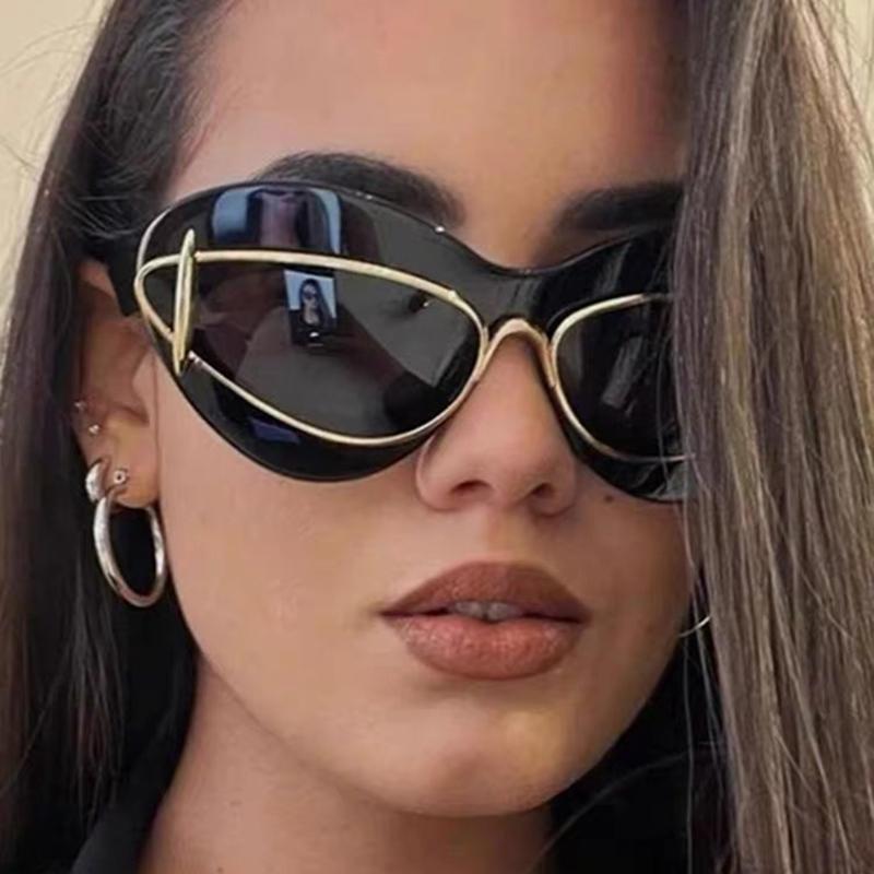 New  Oversized Cat Eye Sunglasses Women For Men Luxury Brand Designer Vintage Punk Sunglasses Popular Rivet Big Frame Eyewear