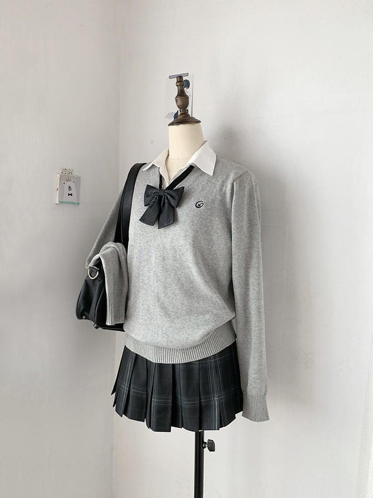 Japanese JK V-Neck Embroidered Sweater - Versatile, Long-Sleeve, College Style for Spring & Autumn