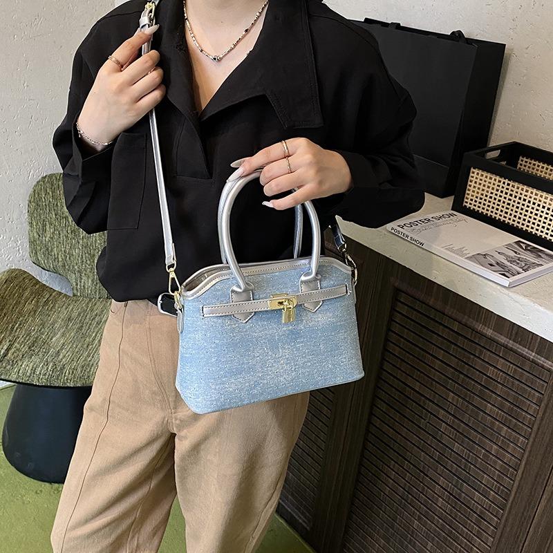 High value messenger bag women's new fashion versatile handbag high sense large capacity commuter shoulder bag