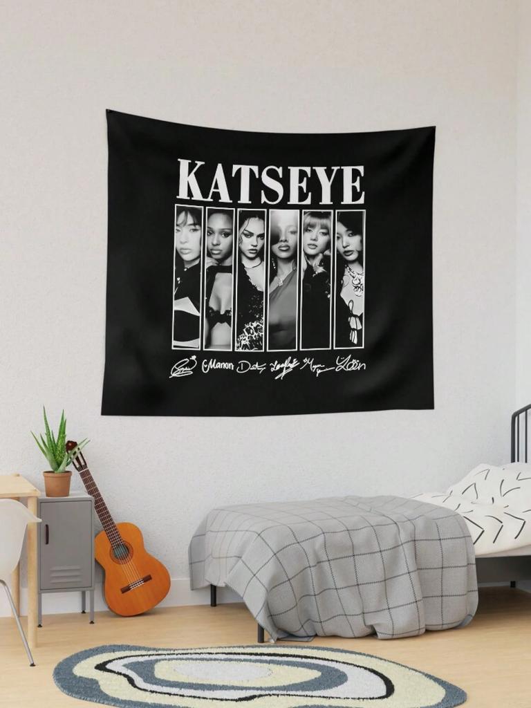 Katseye Anime Kunst Wandteppich, Wandbehang im Digital Painting Stil, Flachdruck Kpop Fan Heimdekoration