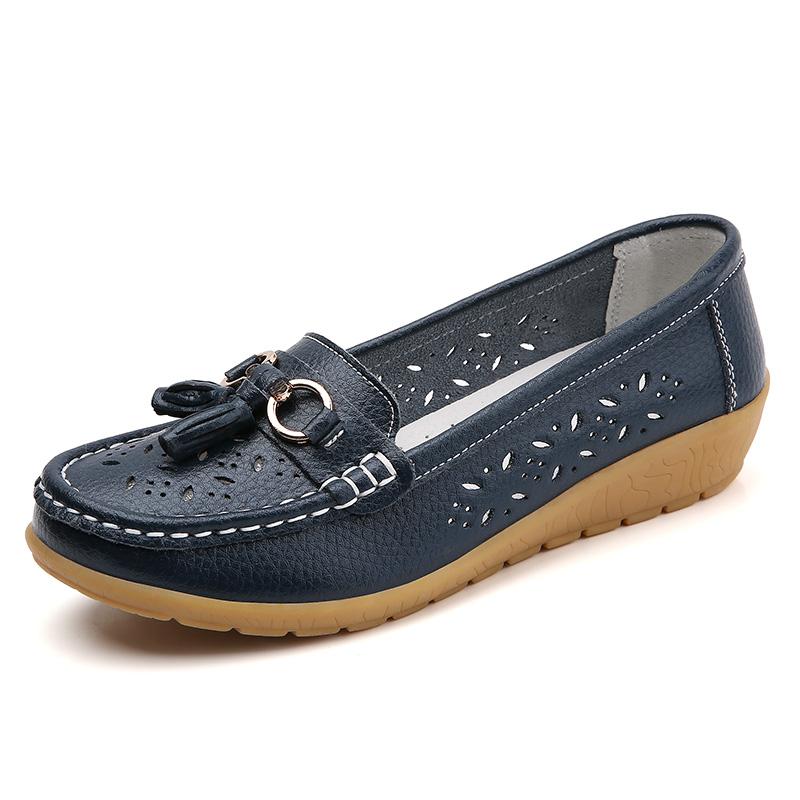 Women's spring and summer new 35-44 sandals, mom's genuine leather shoes, breathable and anti-slip casual loafers