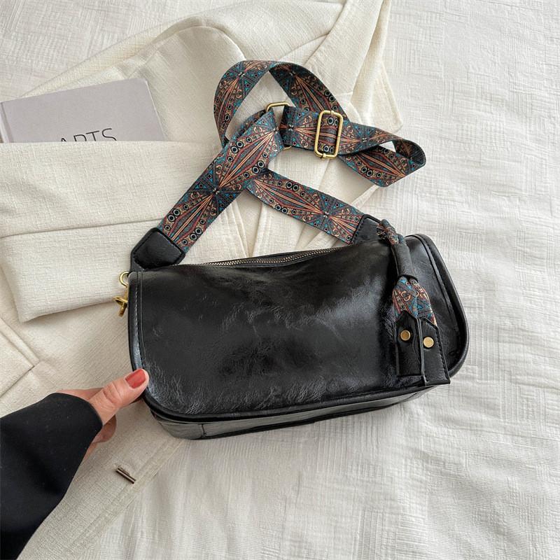 Chic Pu Leather Spring 2024 Crossbody Bag For Women With Spacious Design