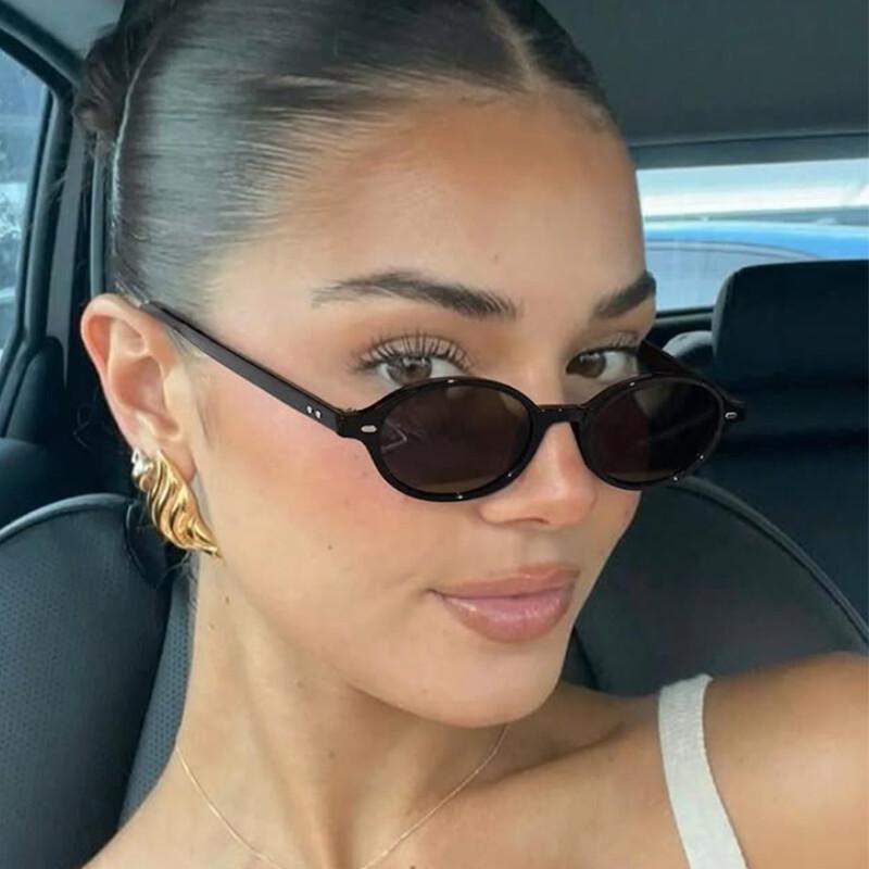 Sexy Oval Sunglasses For Women Designer UV400 Black Retro Luxury Shades Rivets Eyewear
