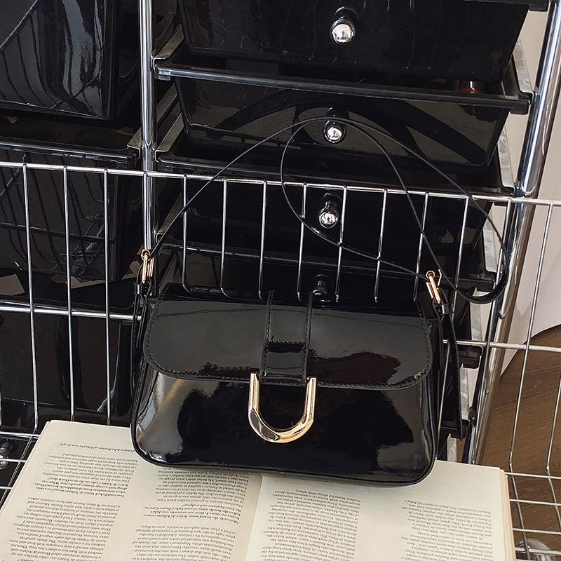 

Женская винтажная сумка-тоут винного цвета с модной пряжкой-подковой, для ношения под мышкой, кроссбоди или на плече чёрный