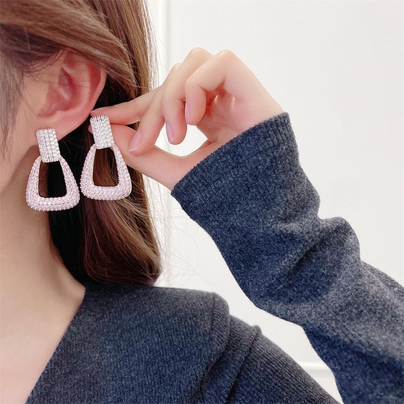 SUYU Autumn New Geometric Design Inlaid With Cubic Zirconia Exaggerate Atmosphere And Fashion Style Earrings