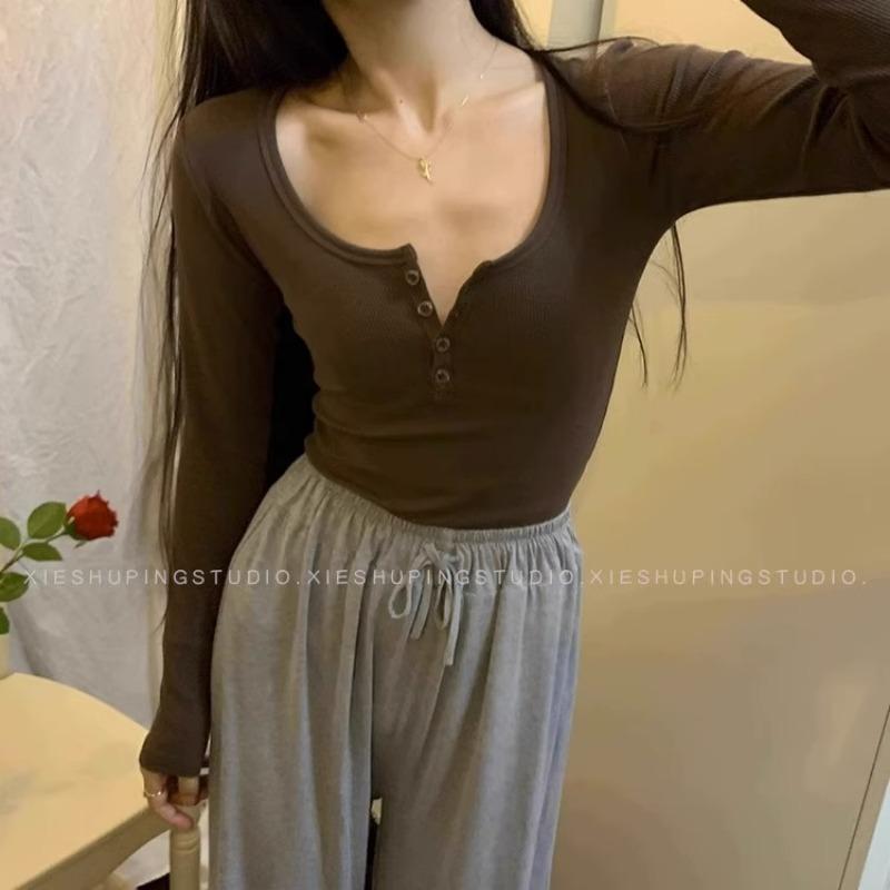 Chic button thread U-neck t-shirt for women 2024 spring and autumn new slim long-sleeved bottoming shirt short low-neck top