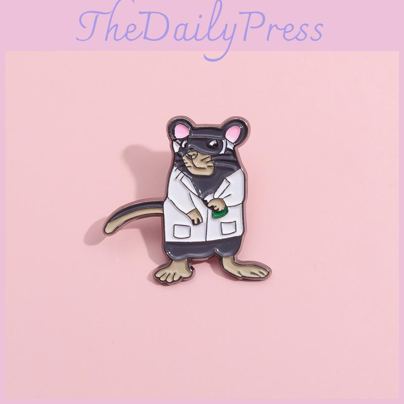 Whimsical Cartoon Animal Brooch With Charming Mouse Illustration Perfect For Stylish Outfits