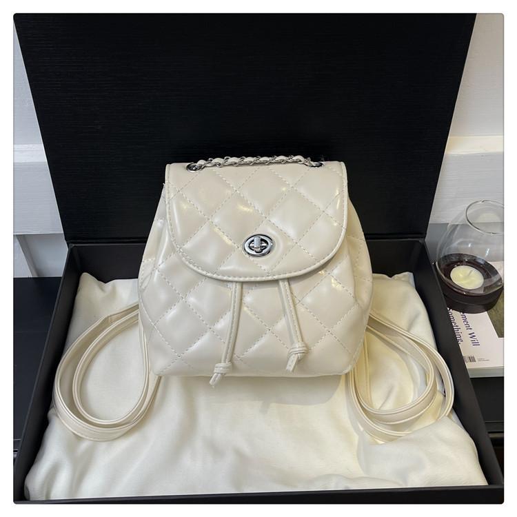 

Женская сумка-ромб Xiaoxiangfeng, дорожная на плечо, маленький рюкзак, новая летняя популярная сумка на цепочке, универсальный рюкзак белый