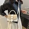 Portable small square bag fashionable spring new simple commuter bag niche design retro shoulder messenger bag