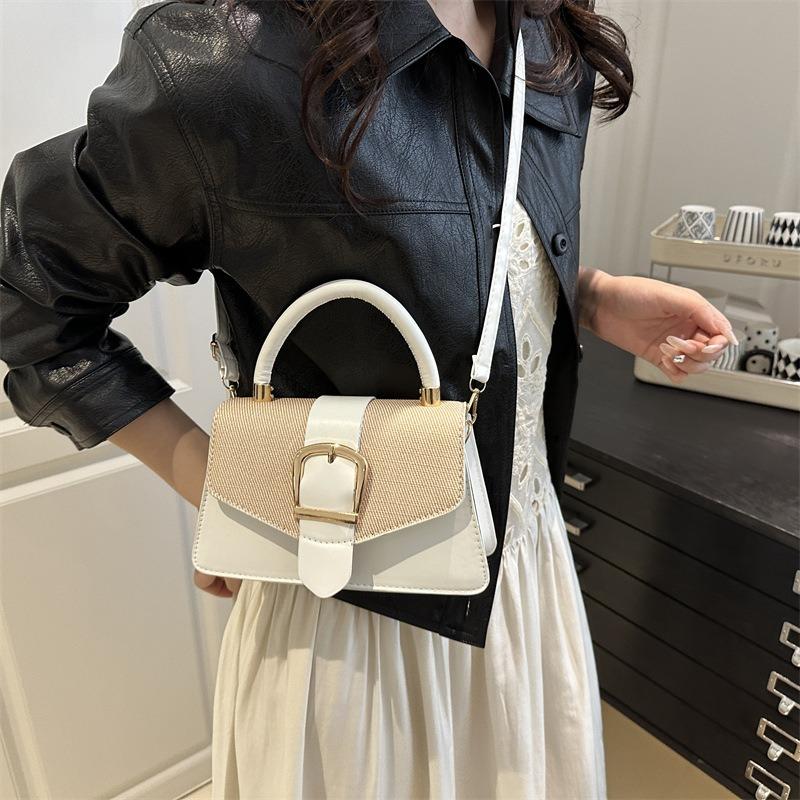 Portable small square bag fashionable spring new simple commuter bag niche design retro shoulder messenger bag